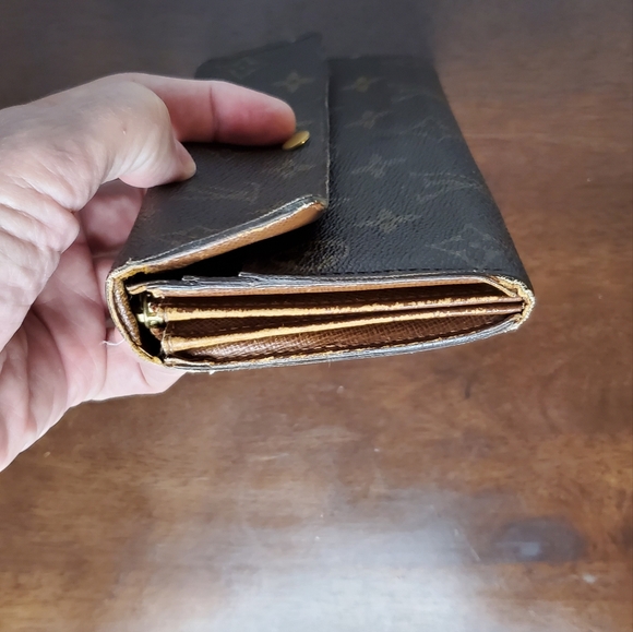 Louis Vuitton Mono Snap Wallet - Picture 12 of 13